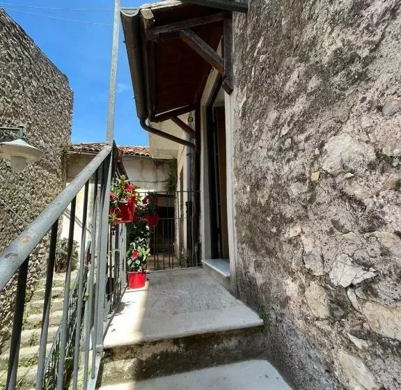 Dai Dico La Pace Nel Borgo