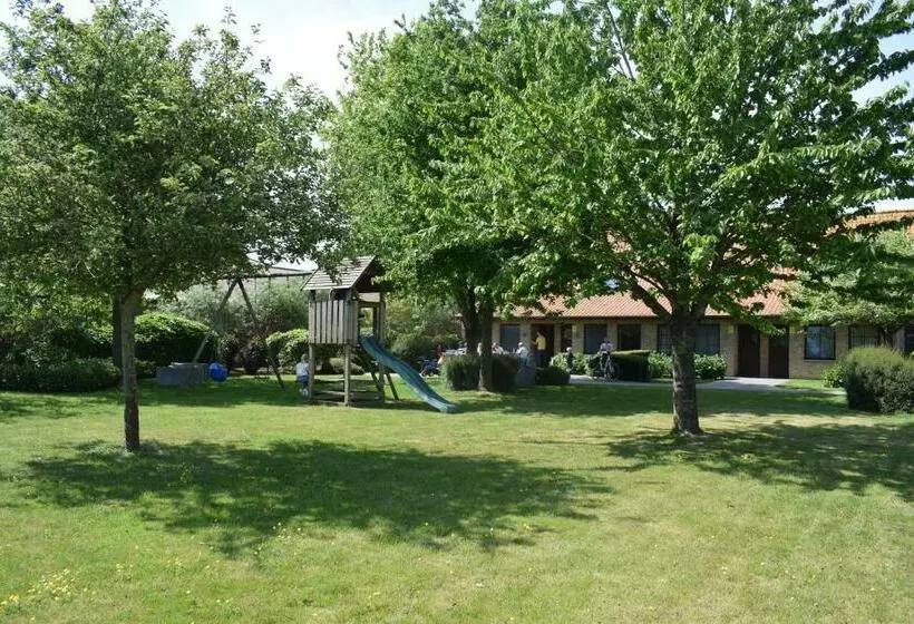 De Meiboom Vakantiehoeve Tot 21 Pers