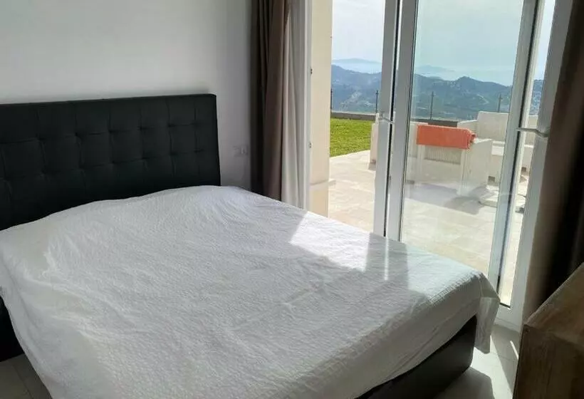 Half Of The Luxury Villa With Sea View And Pool In Natural Park