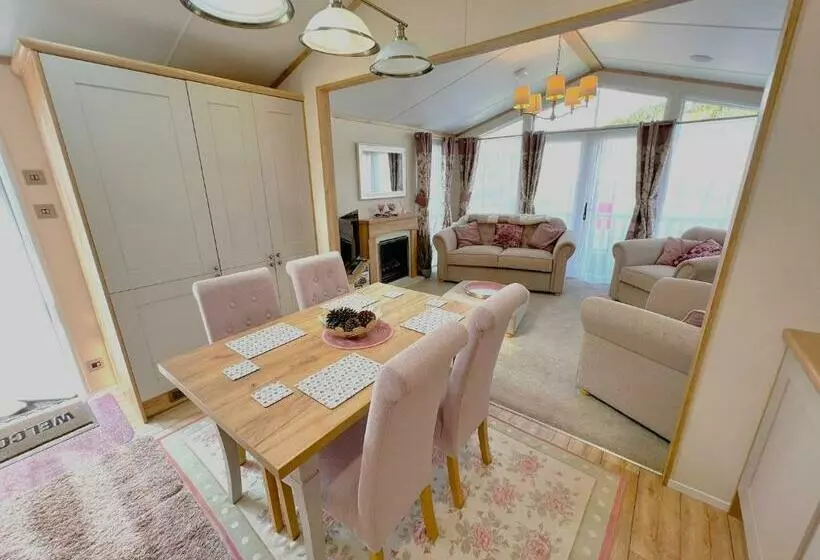 Hartland Lodge
