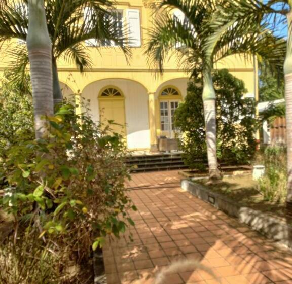 O Privilège Villa D Exception En Centre Ville De St Pierre