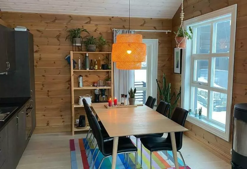 Penthouse By The Ski Lift, 4 Bedrooms, 2 Living Rooms