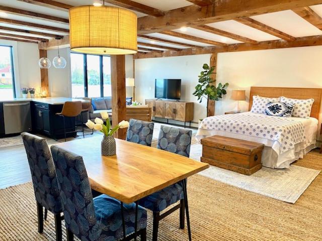 Serene Waterfront Studio In Downtown Portsmouth