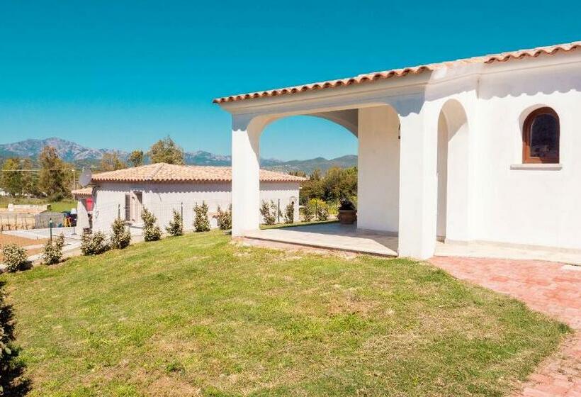 Villetta Di Recente Costruzione 700mt Dalla Spiaggia By Budoniaffitti