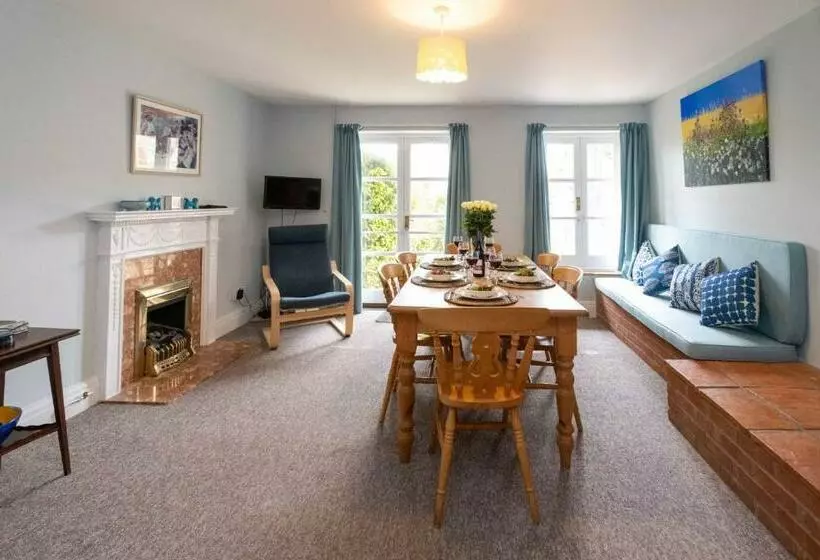 4 Crespigny House   Aldeburgh Coastal Cottages