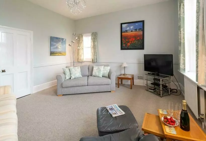 4 Crespigny House   Aldeburgh Coastal Cottages