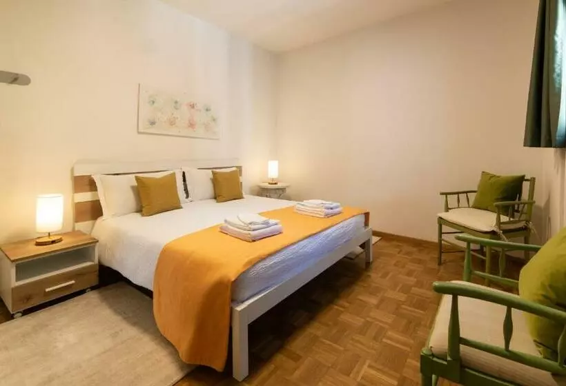 76 The Lake House   Lugano