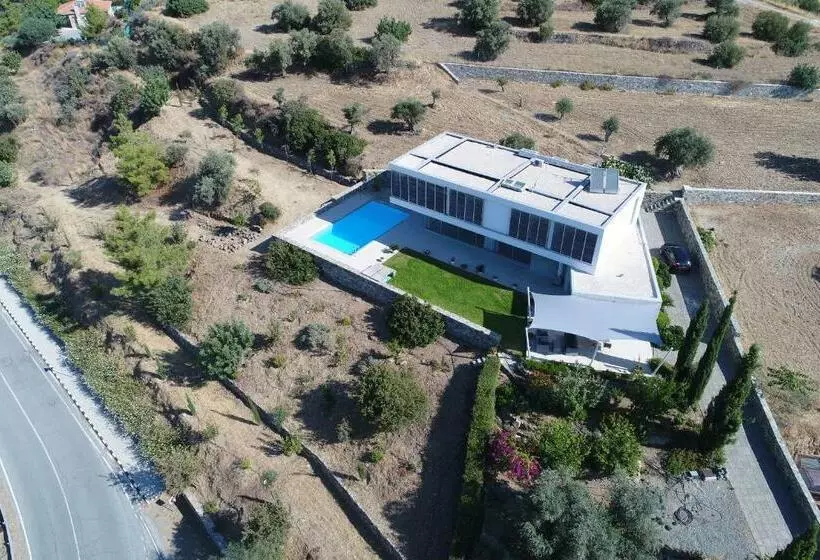 Luxury Villa Pluto Stunning Mountain Views