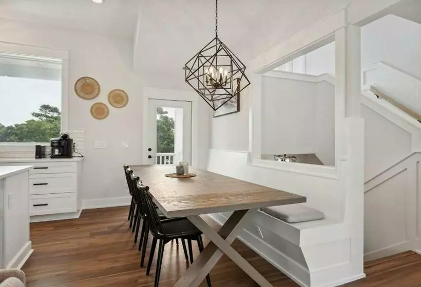 1816 Seaview Estate Soundfront