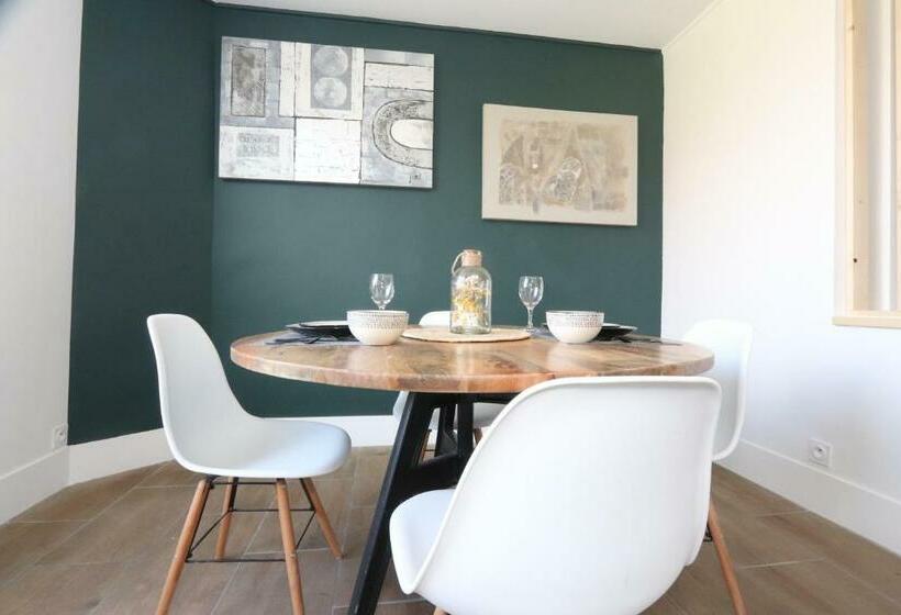 Coeur De Ville, T2 Cosy & élégant Avec Jardin