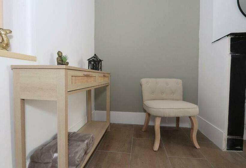 Coeur De Ville, T2 Cosy & élégant Avec Jardin