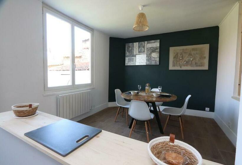 Coeur De Ville, T2 Cosy & élégant Avec Jardin