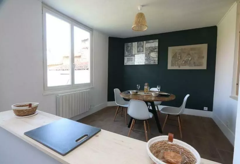 Coeur De Ville, T2 Cosy & élégant Avec Jardin