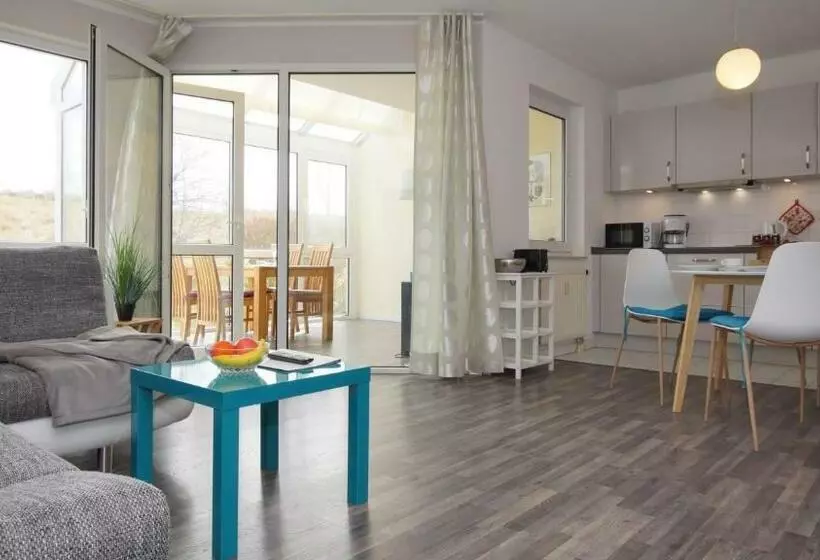 Ferienwohnung 4 Im Strandhaus Lobbe