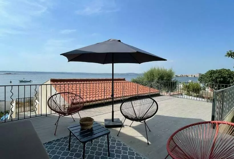 Oasis Cove, Maisons Au Bord De L Eau, Plage De Sète