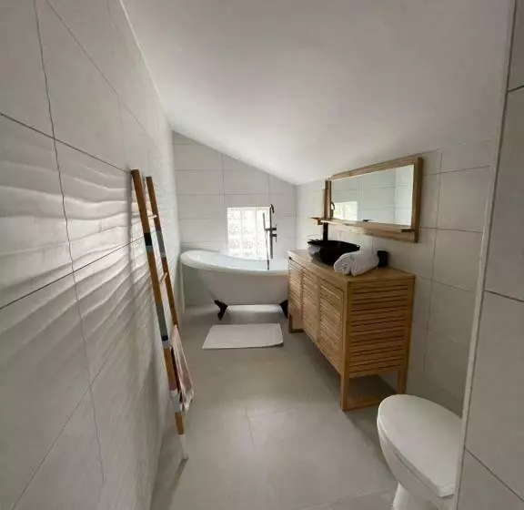 Oasis Cove, Maisons Au Bord De L Eau, Plage De Sète