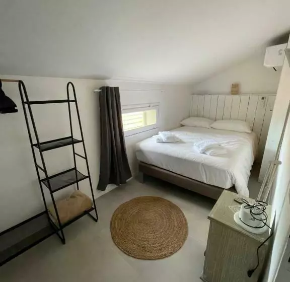Oasis Cove, Maisons Au Bord De L Eau, Plage De Sète