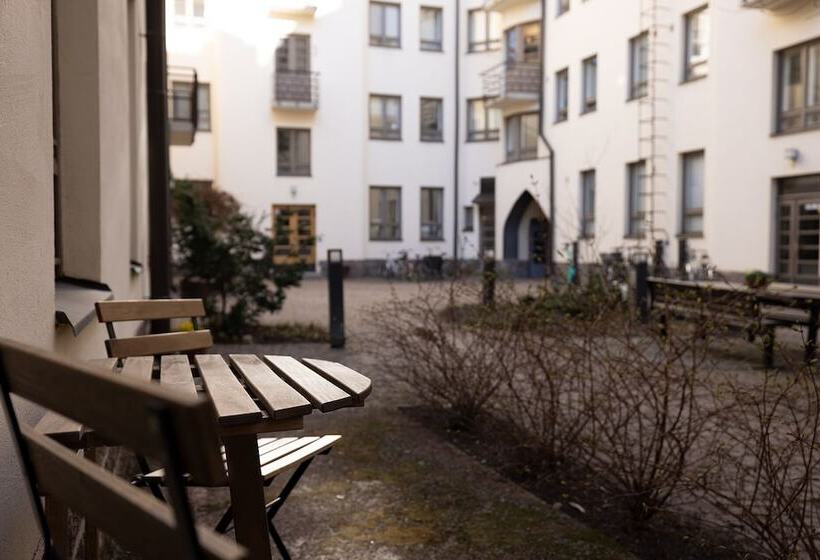 2ndhomes Cozy Courtyard Home With Sauna In Kruununhaka