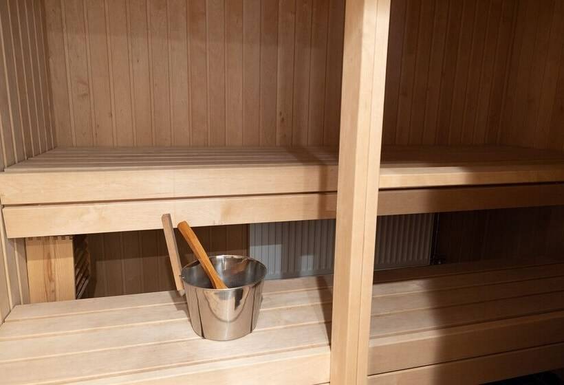 2ndhomes Cozy Courtyard Home With Sauna In Kruununhaka