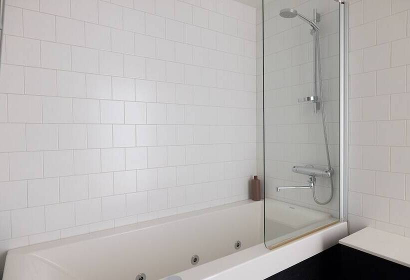 2ndhomes Cozy Courtyard Home With Sauna In Kruununhaka