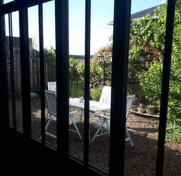 Chez Mr Léon Mme Léontine