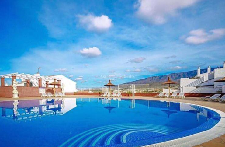 Lovely Duplex   Two Bedroom Community Pool   Near Beach