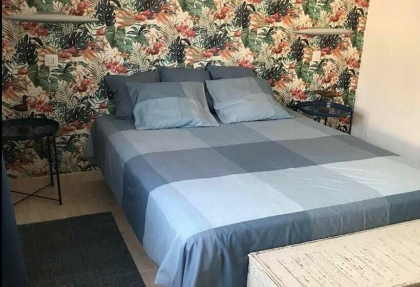 Lovely Duplex   Two Bedroom Community Pool   Near Beach