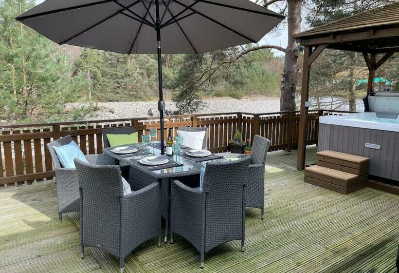 Luxury Riverside Lodge, Blair Atholl
