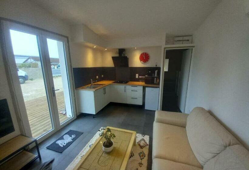 Une Petite Maison Et Sa Prairie