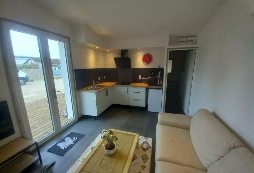 Une Petite Maison Et Sa Prairie