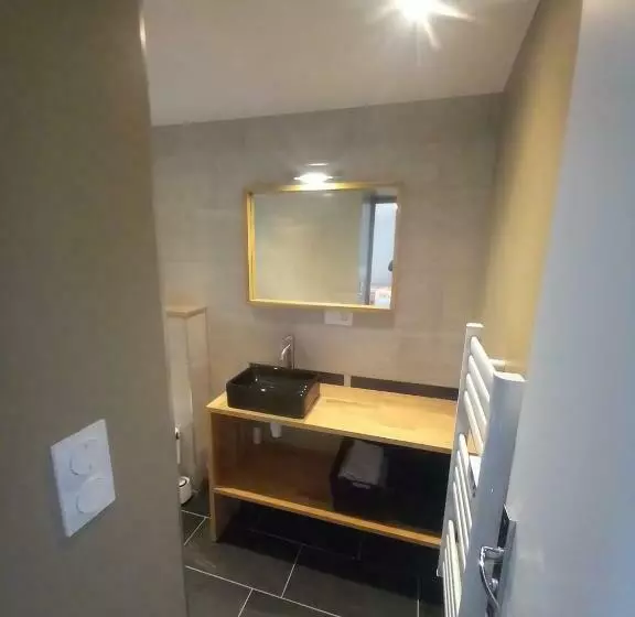 Une Petite Maison Et Sa Prairie