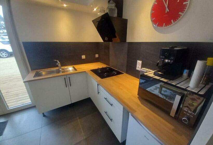 Une Petite Maison Et Sa Prairie