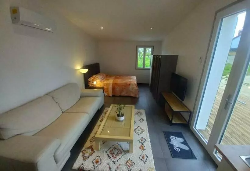 Une Petite Maison Et Sa Prairie