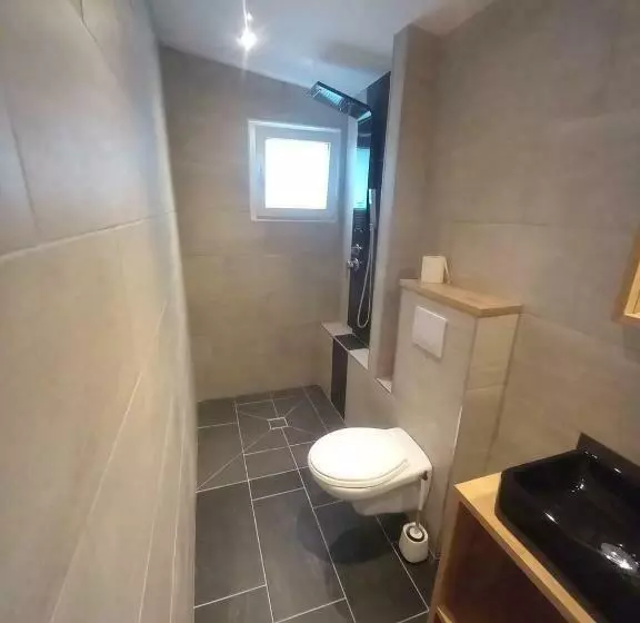 Une Petite Maison Et Sa Prairie