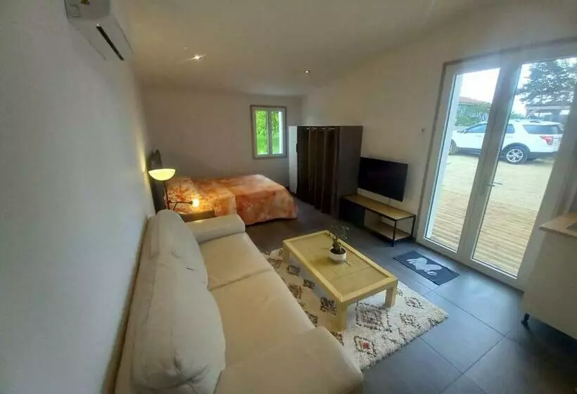 Une Petite Maison Et Sa Prairie