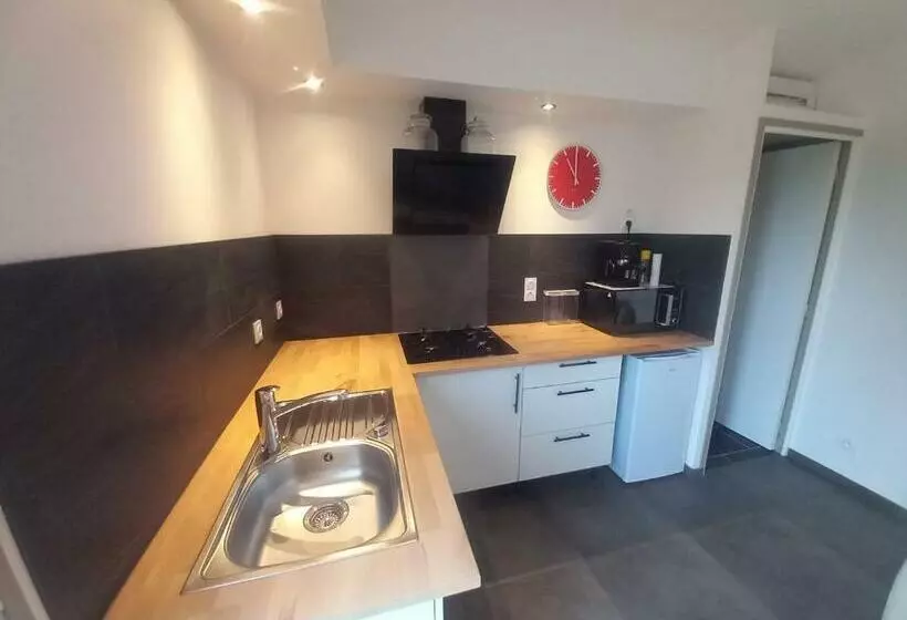 Une Petite Maison Et Sa Prairie