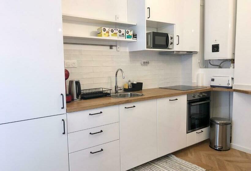 Apartment Quartier St Louis   10 Mins Walking Château Versailles