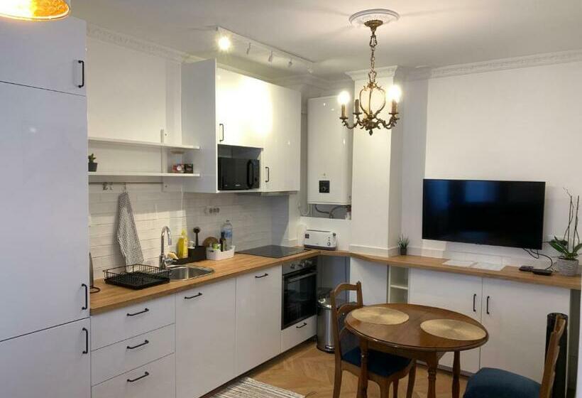 Apartment Quartier St Louis   10 Mins Walking Château Versailles