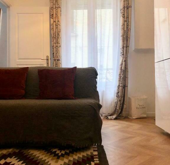 Apartment Quartier St Louis   10 Mins Walking Château Versailles