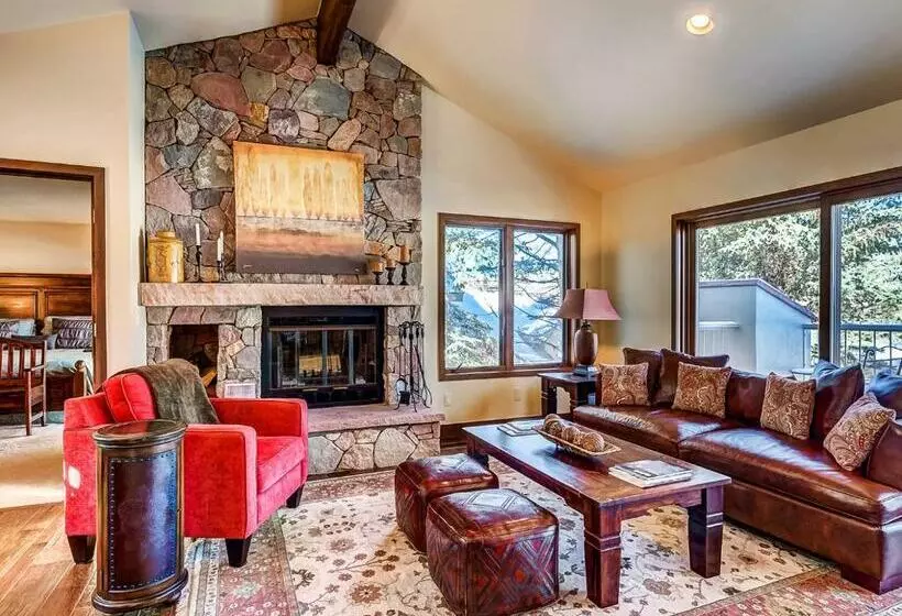 203 Arrowhead Drive