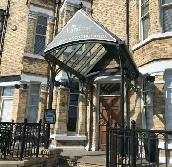 Apartment 8 The Landings