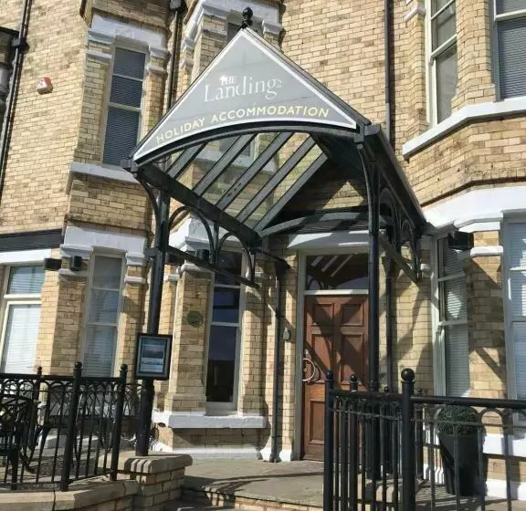 Apartment 8 The Landings