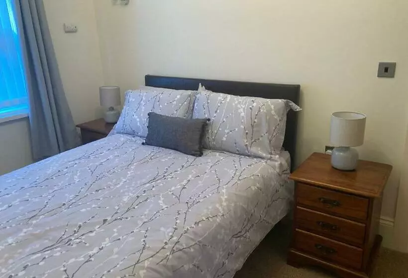 Apartment 8 The Landings