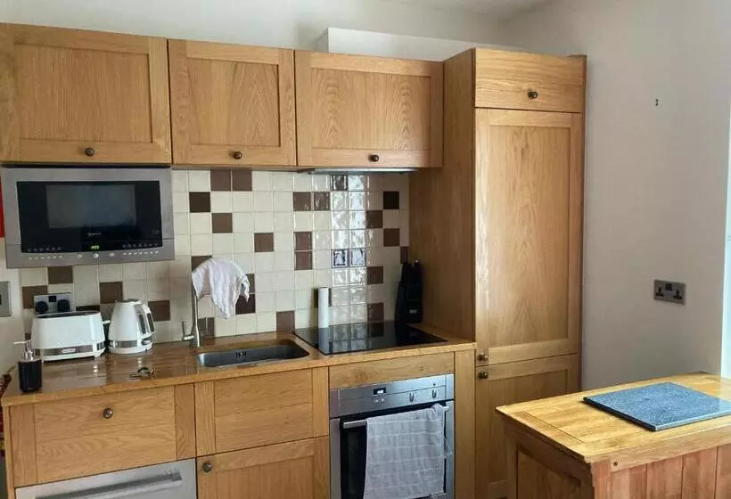 Apartment 8 The Landings