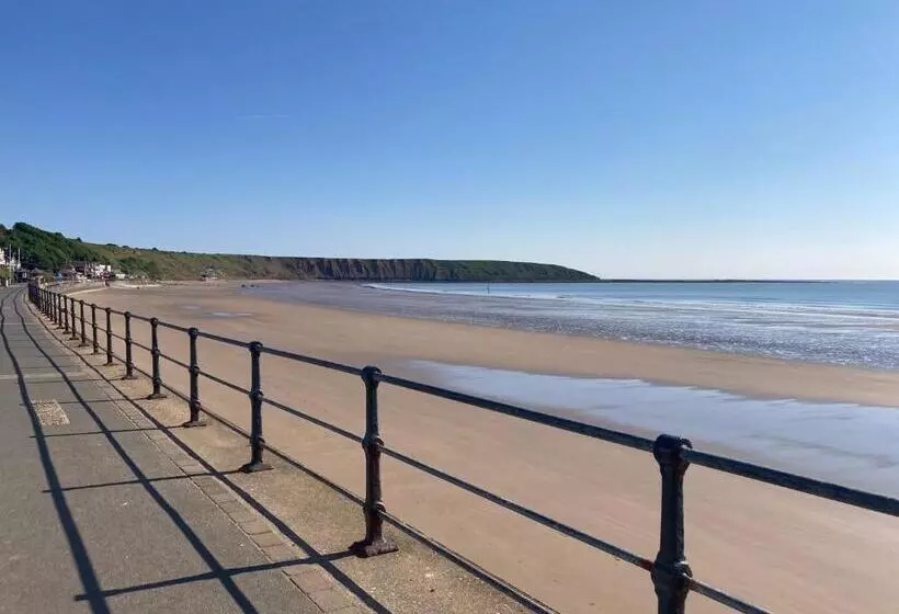 Apartment 8 The Landings