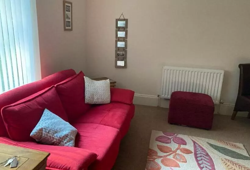 Apartment 8 The Landings