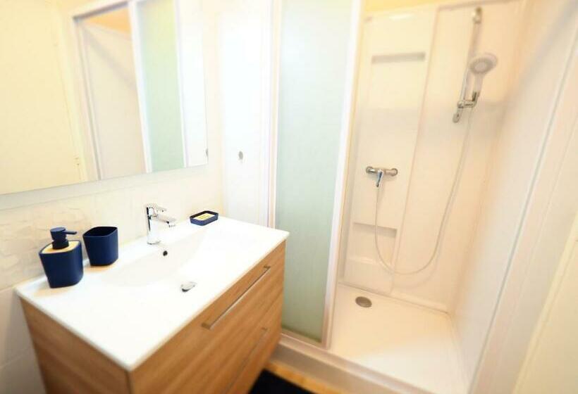 Rochambeau   Moderne   Face Aux Thermes   Parking