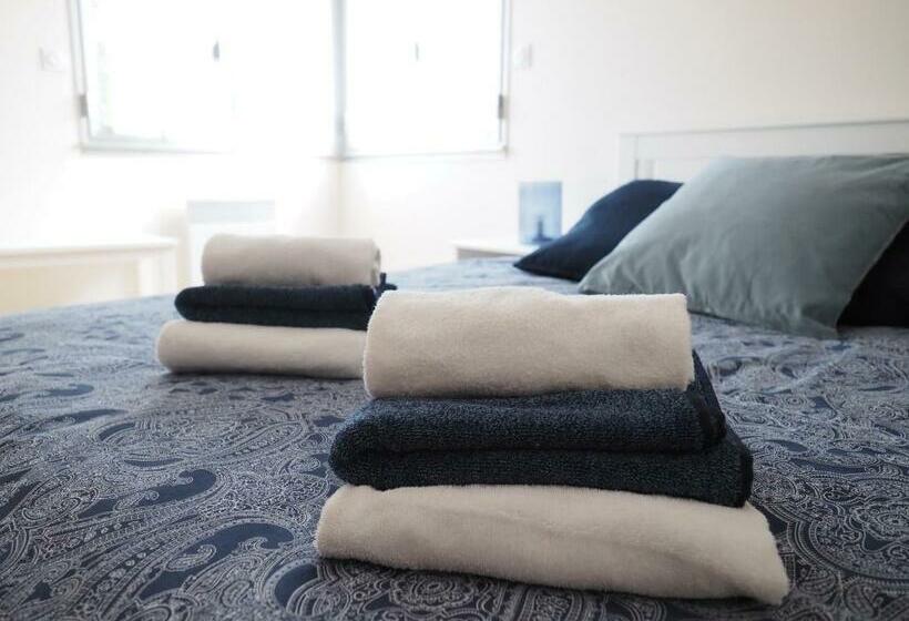 Rochambeau   Moderne   Face Aux Thermes   Parking