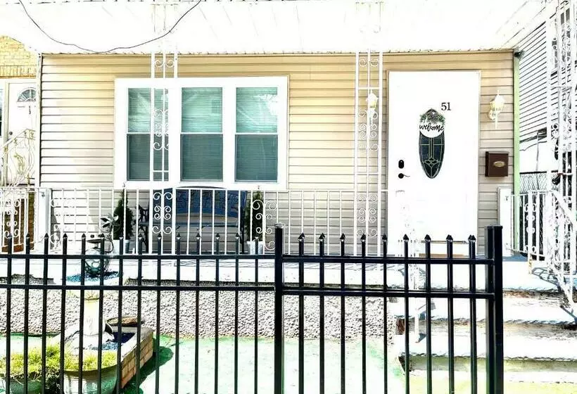 Cozy 1br Apt In Elizabeth  10 Min To Ewr Airport & 30 Min To Nyc
