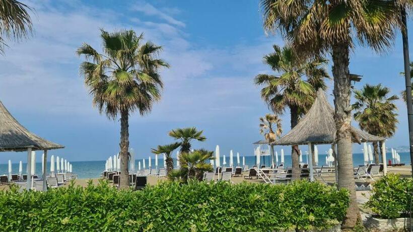 Family Apartment In Golem